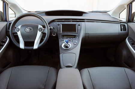 2011-Toyota-Prius-5.jpg