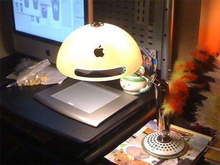 Recycled-iMac-G4-Lamp_1.jpg