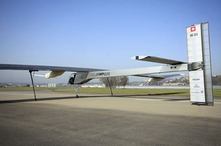 Solar-Powered-Plane3.jpg
