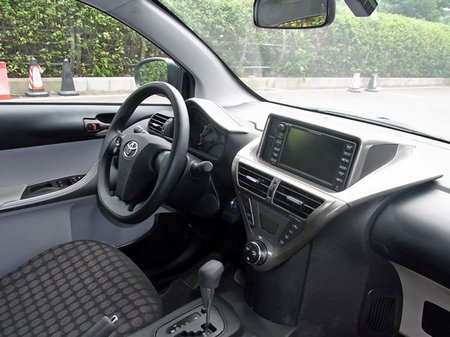 Toyota's-iQ-based-EV-4.jpg