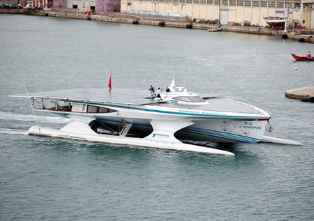largest-solar-powered-boat2.jpg