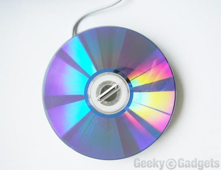 recycled-cd-iphone-dock_4.jpg
