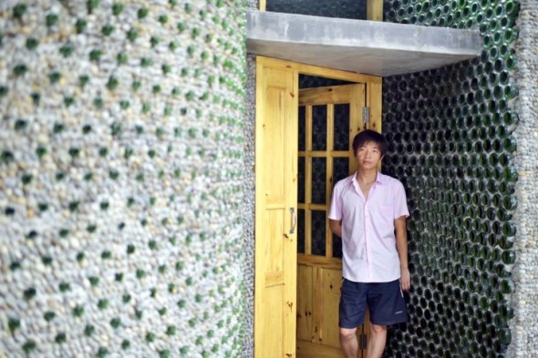 Chinese-artist-recycled-beer-bottles-2